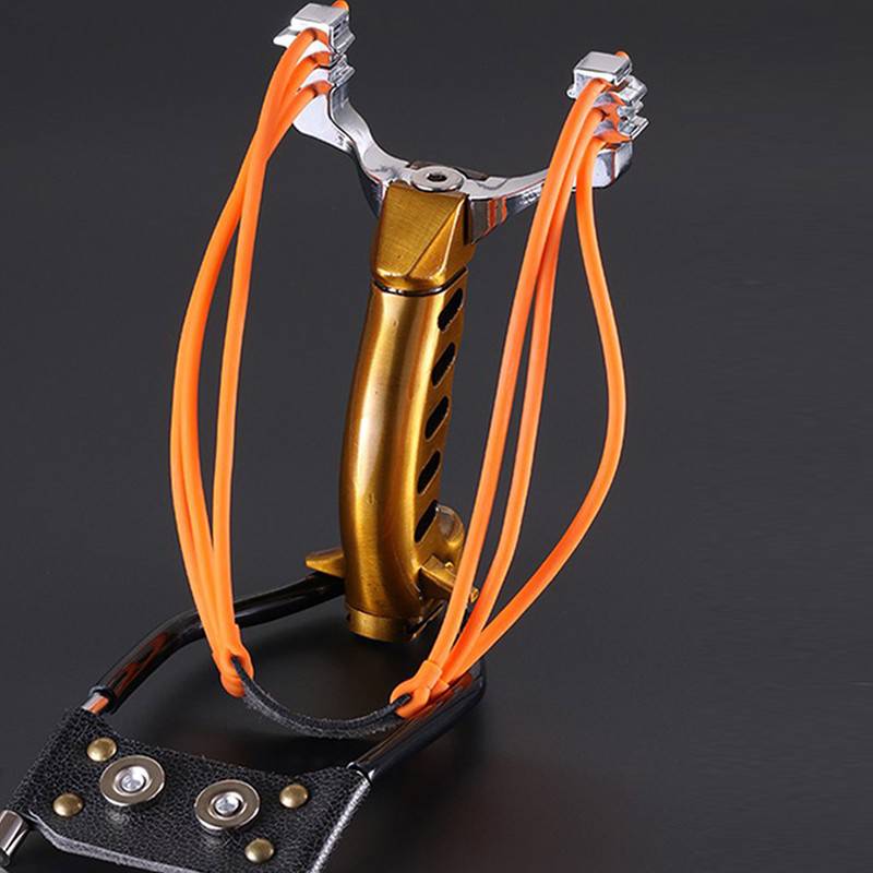 Assassin gold + 400 steel beads + 3 leather bands